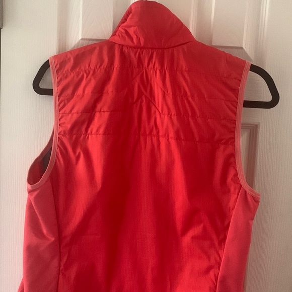 Icebreaker outdoors 100% merino wool women vest, Medium - Picture 9 of 13